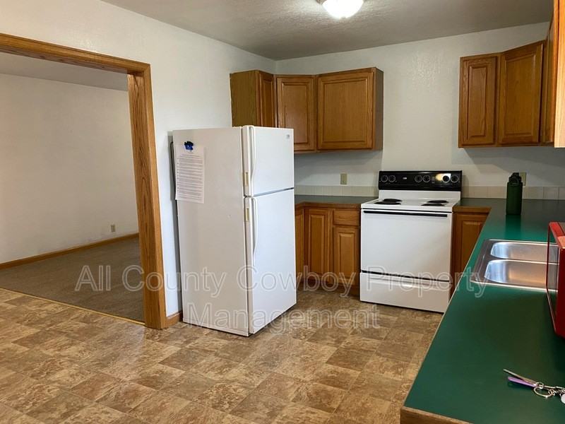 1557 Jefferson St #A - Photo 2 of 11