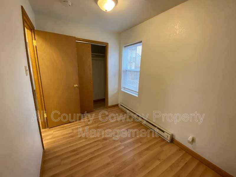 1557 Jefferson St #A - Photo 6 of 11