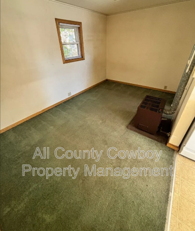 513 E Custer St - Photo 6 of 7