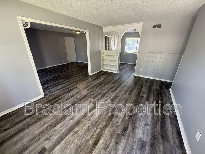 19517 E 2nd St - Photo 3 of 10
