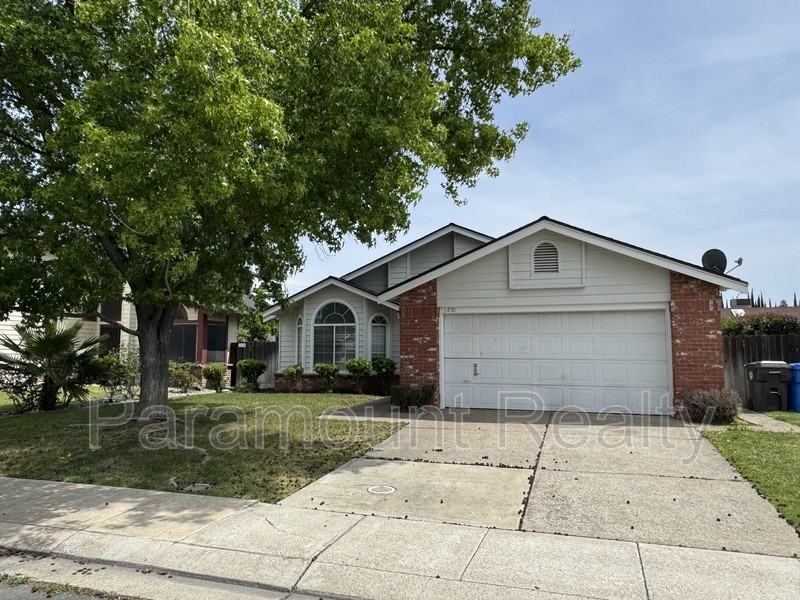 1230 Mohr Cir - Photo 2 of 28