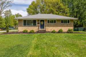 featured image of 27484 Hollywood Dr