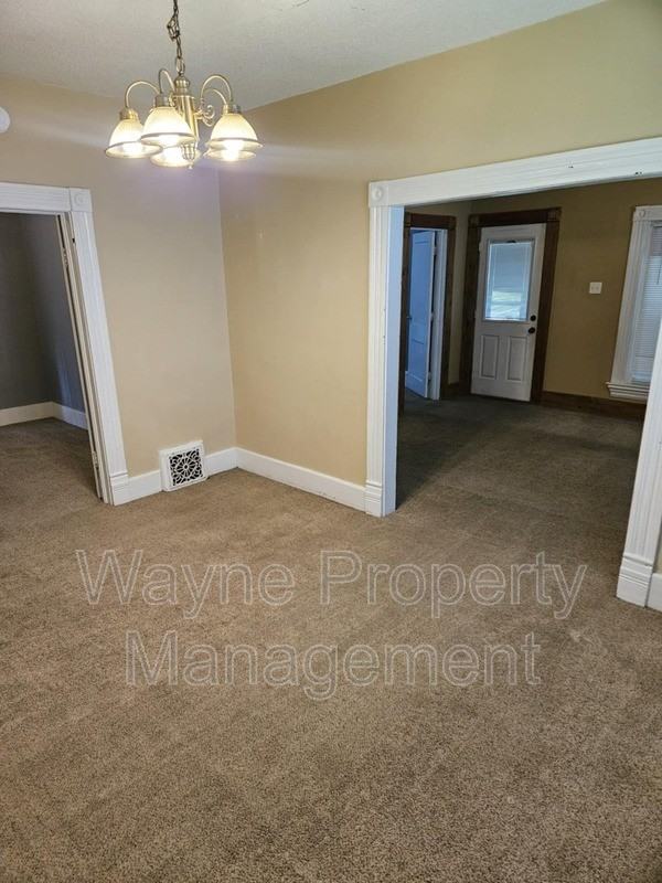 217 N Lincoln Ave - Photo 5 of 13