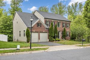 featured image of 3713 Chancelsors Dr