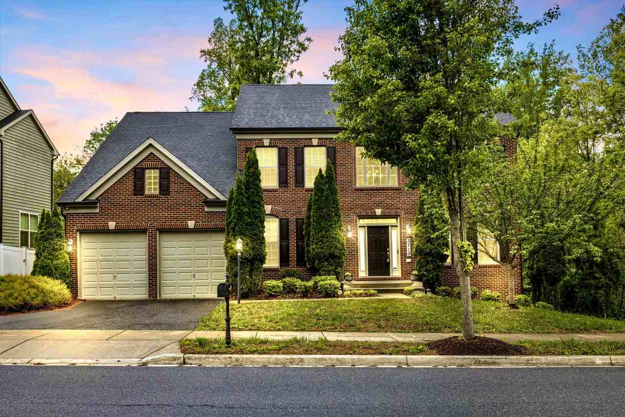 3713 Chancelsors Dr - Photo 4 of 50