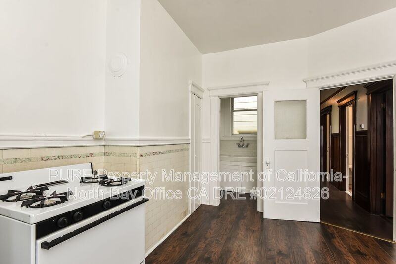 532 Lombard St - Photo 7 of 17