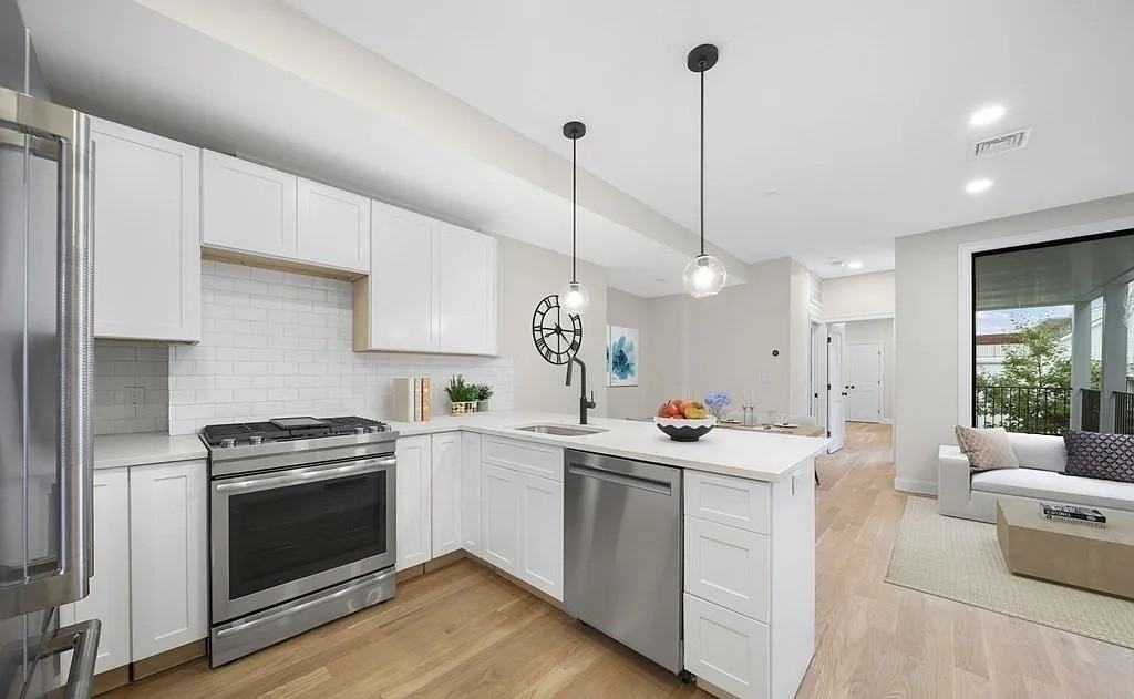 391 Bunker Hill St - Photo 3 of 7