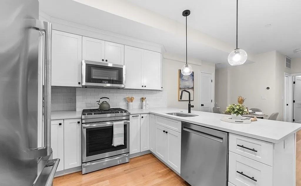 391 Bunker Hill St - Photo 6 of 7