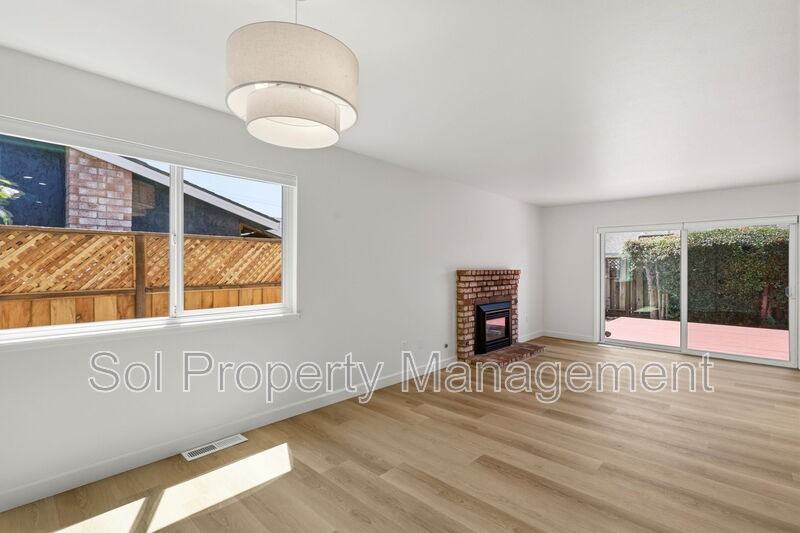 905 Pellegrini St - Photo 6 of 37