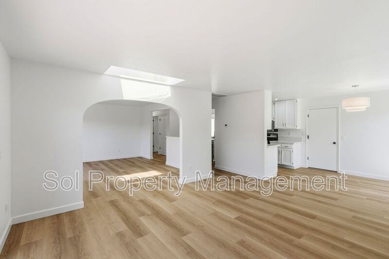 905 Pellegrini St - Photo 7 of 37