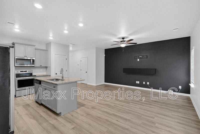7151 Chara Ln Sw - Photo 3 of 16