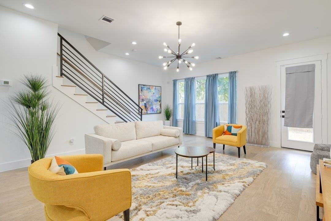 4706 Market St - Photo 5 of 27