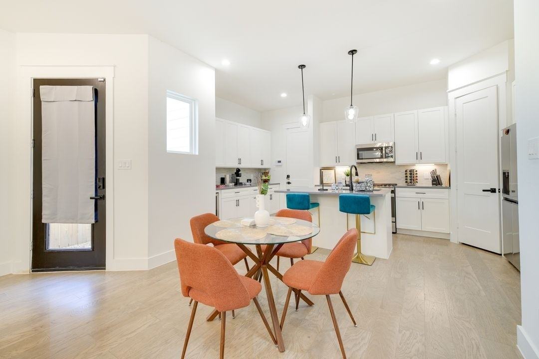 4706 Market St - Photo 6 of 27