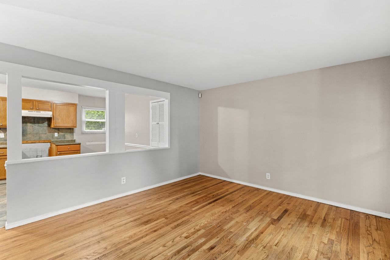 1413 Redman Blvd - Photo 5 of 24