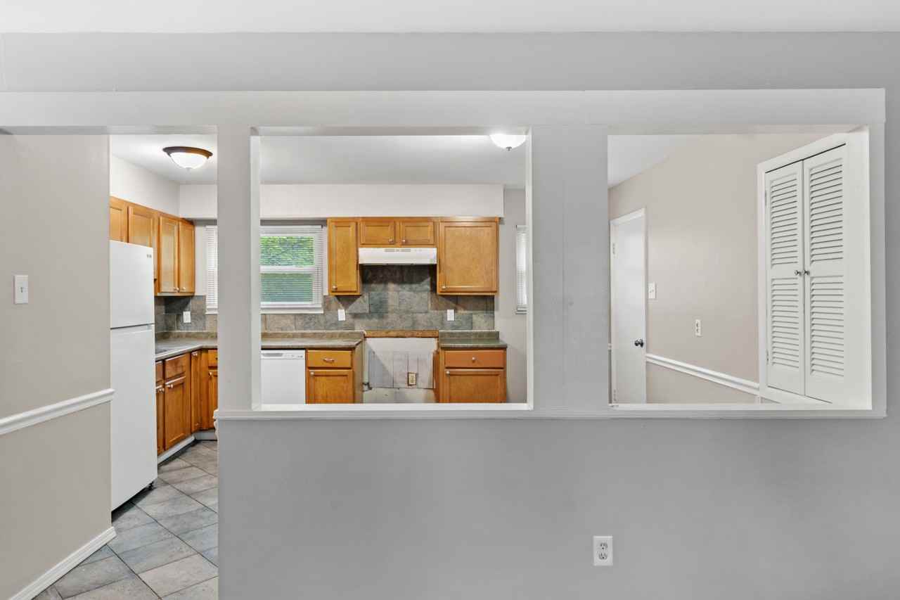 1413 Redman Blvd - Photo 6 of 24