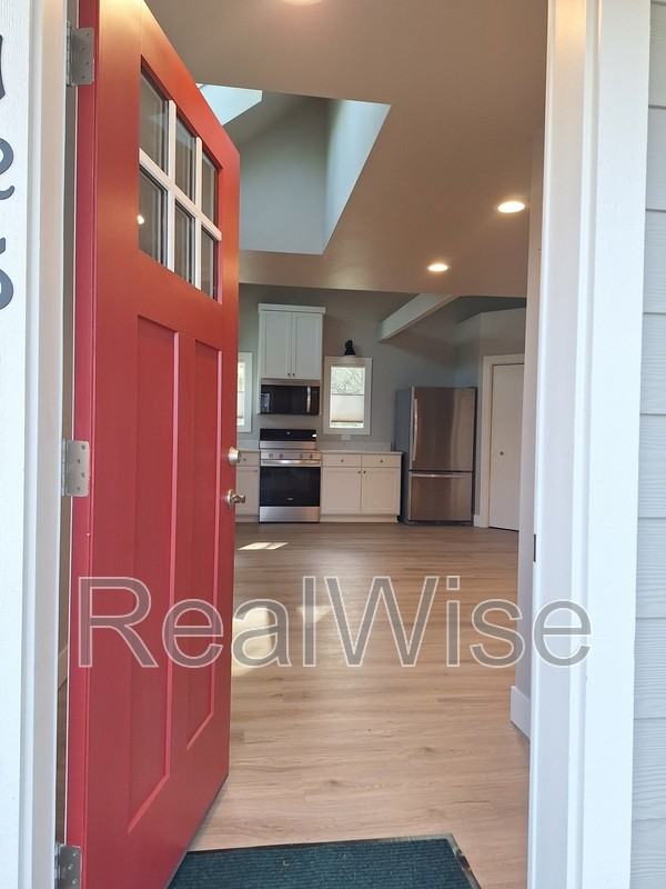 126 Strawberry Ln - Photo 4 of 15