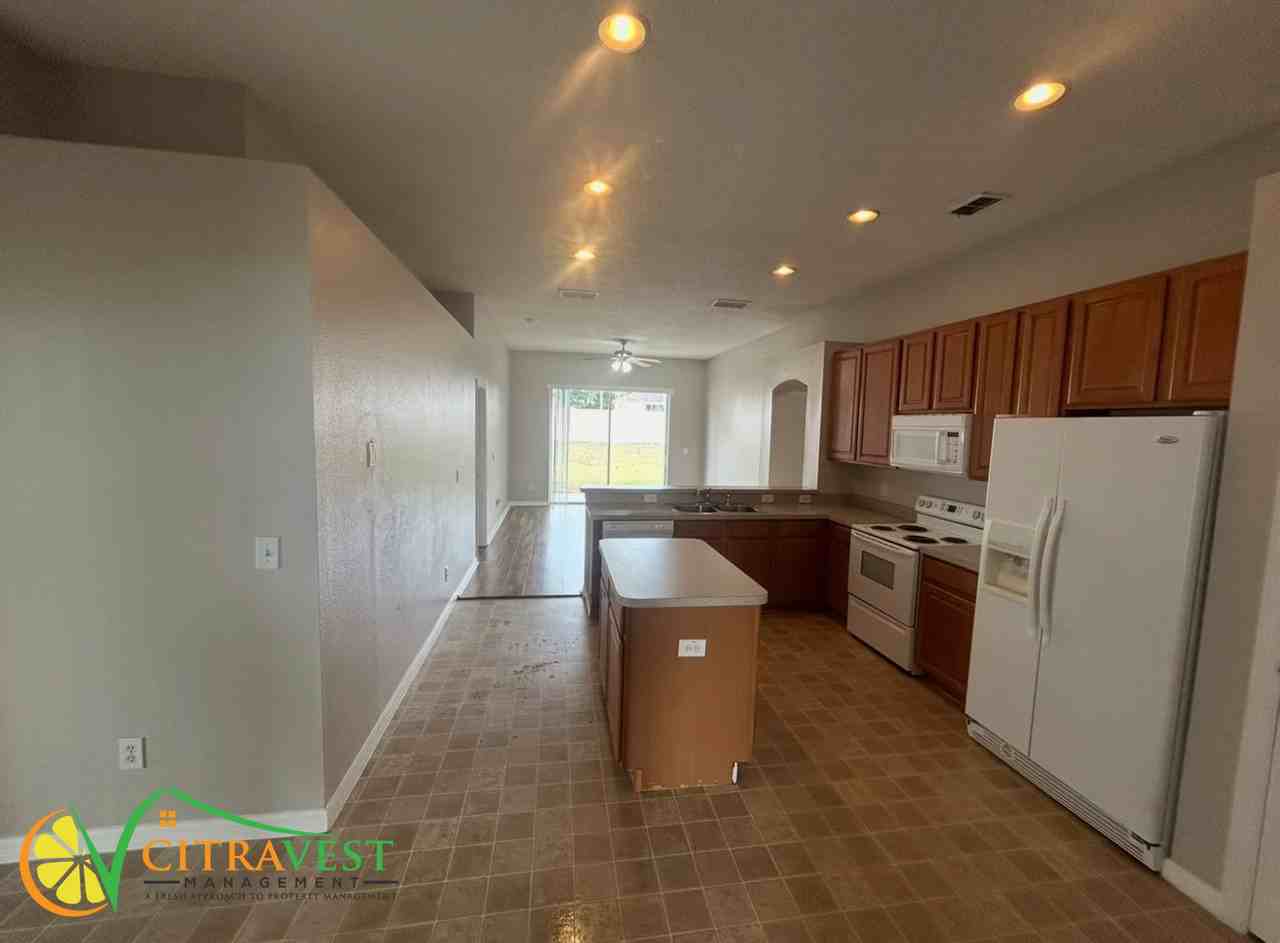 402 Halstead Dr - Photo 3 of 12