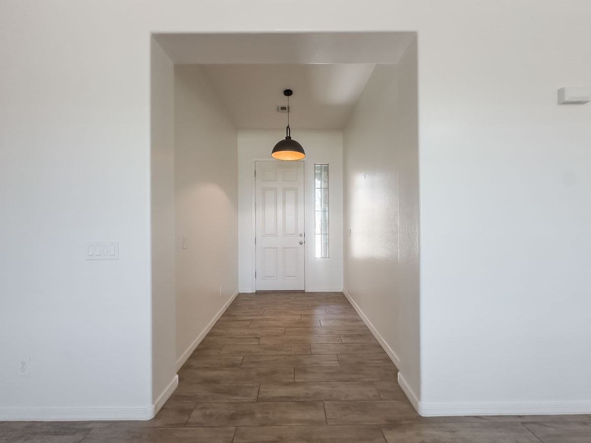 16211 W Coronado Rd - Photo 4 of 30