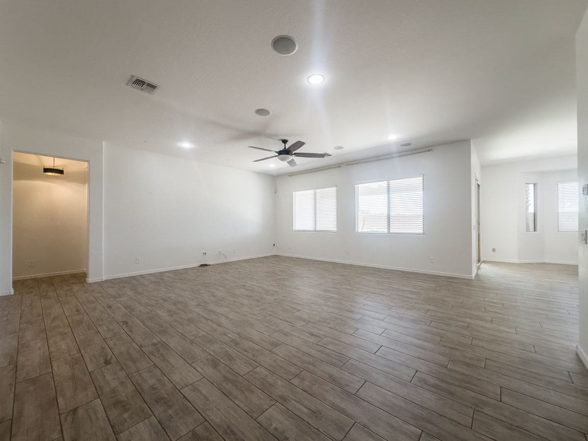 16211 W Coronado Rd - Photo 6 of 30
