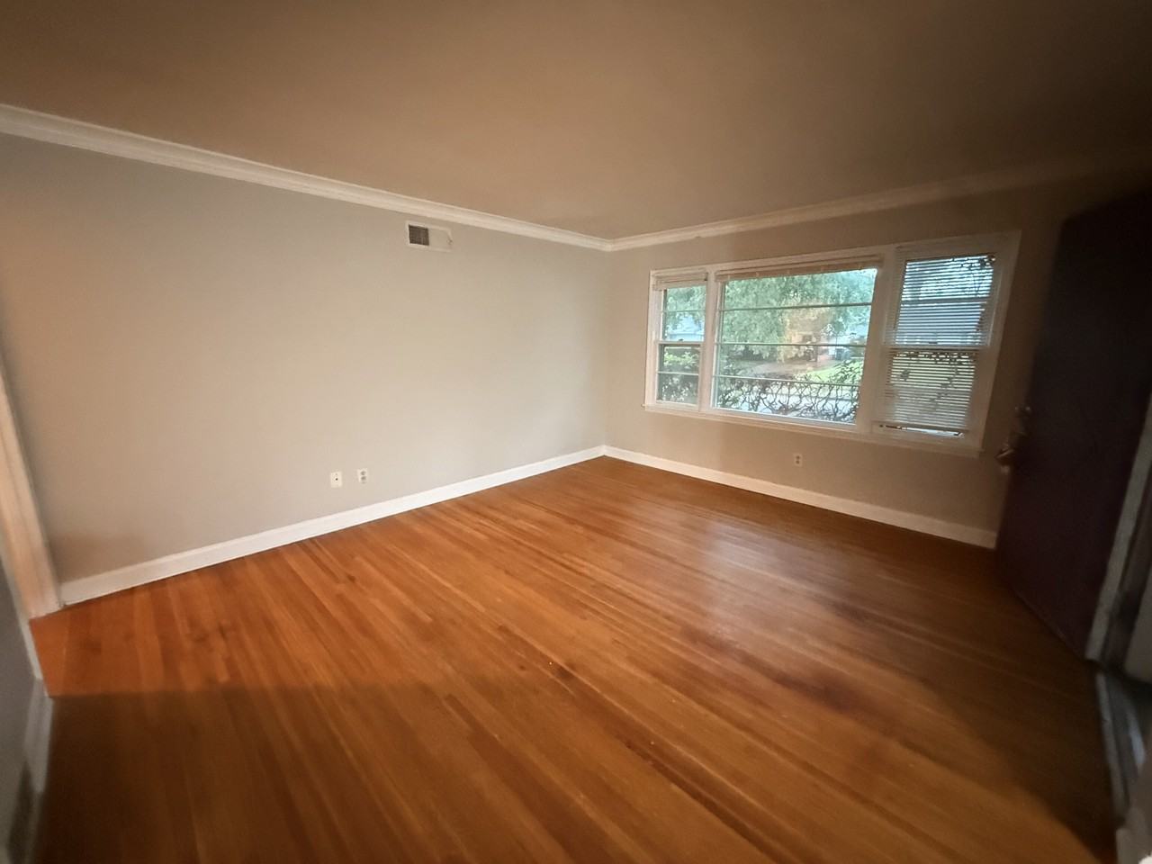 4573 Boyce Rd - Photo 4 of 18