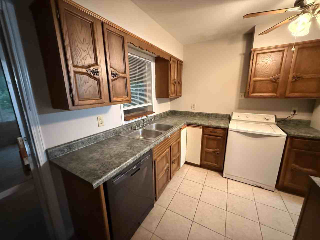 4573 Boyce Rd - Photo 5 of 18