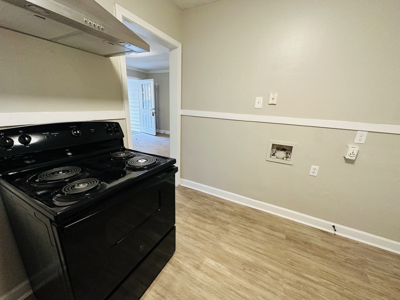 1074 E Walthal Cir - Photo 3 of 7
