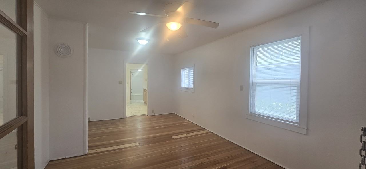 827 4th St W - Photo 4 of 19