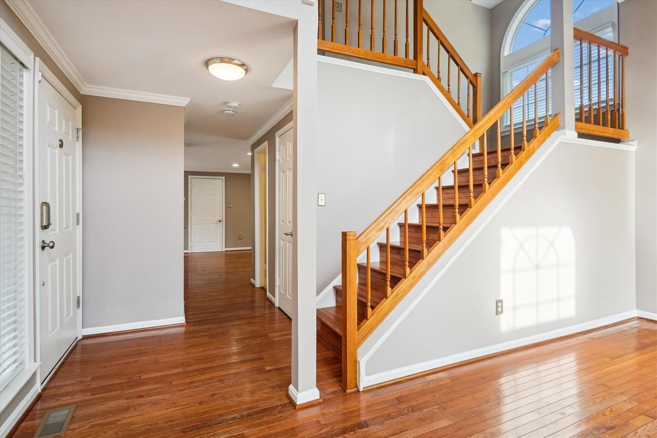 7558 Cross Gate Ln - Photo 2 of 41