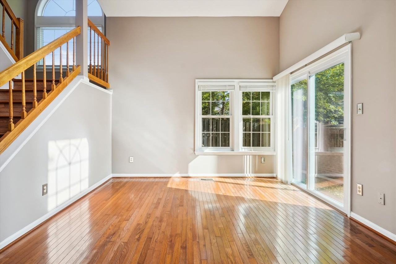 7558 Cross Gate Ln - Photo 3 of 41