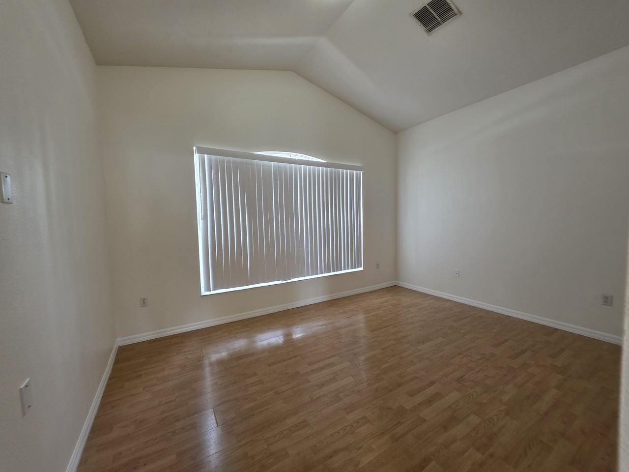 752 Sonja Cir - Photo 5 of 19