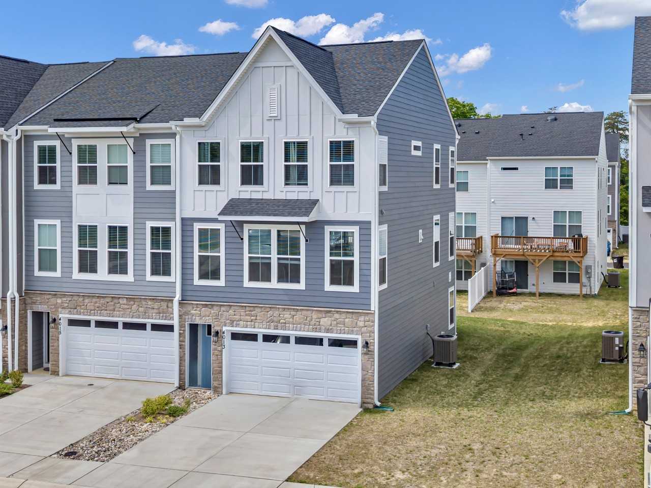 4013 Singerville Ct - Photo 4 of 50
