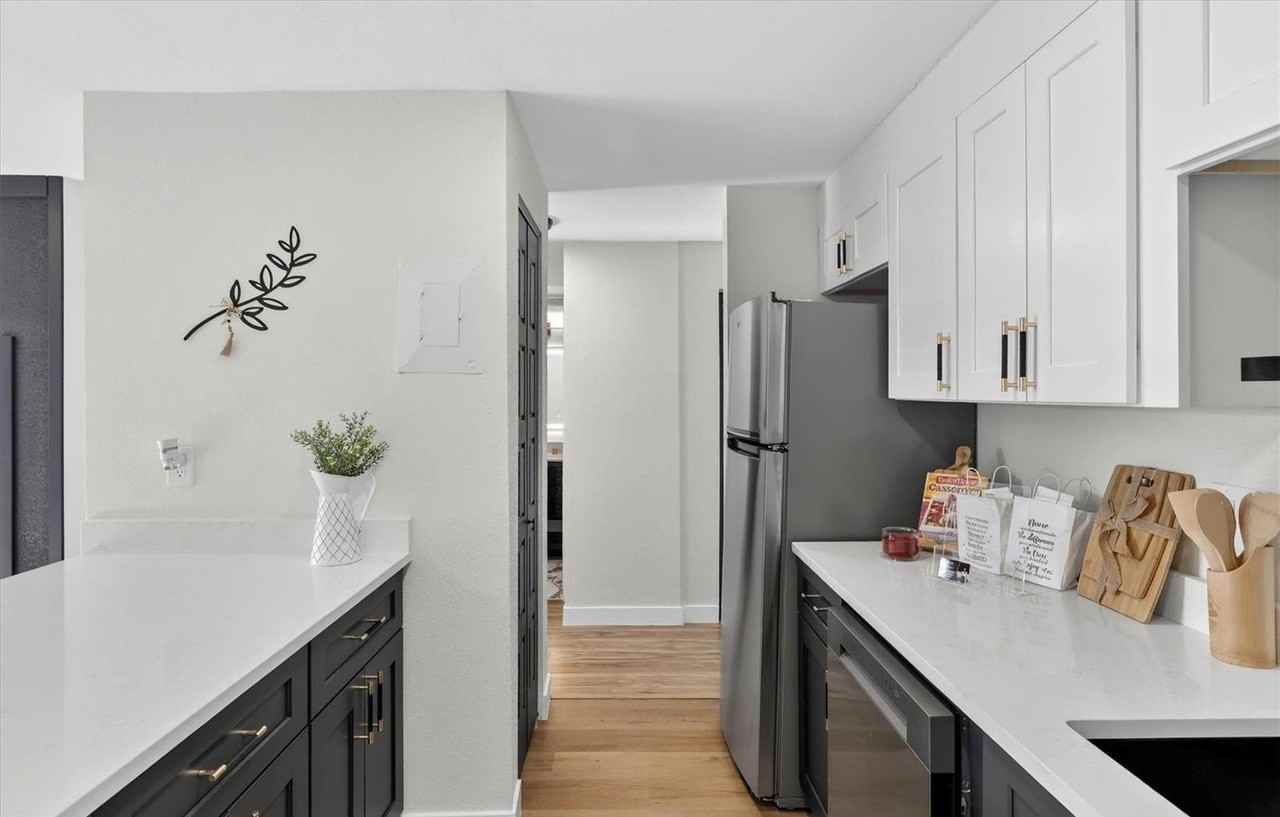 1008 N Corona St #405 - Photo 3 of 12