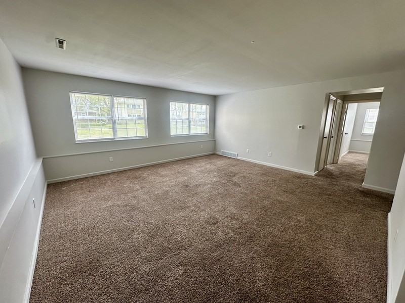 1440 Meadowview Dr #1 - Photo 3 of 15