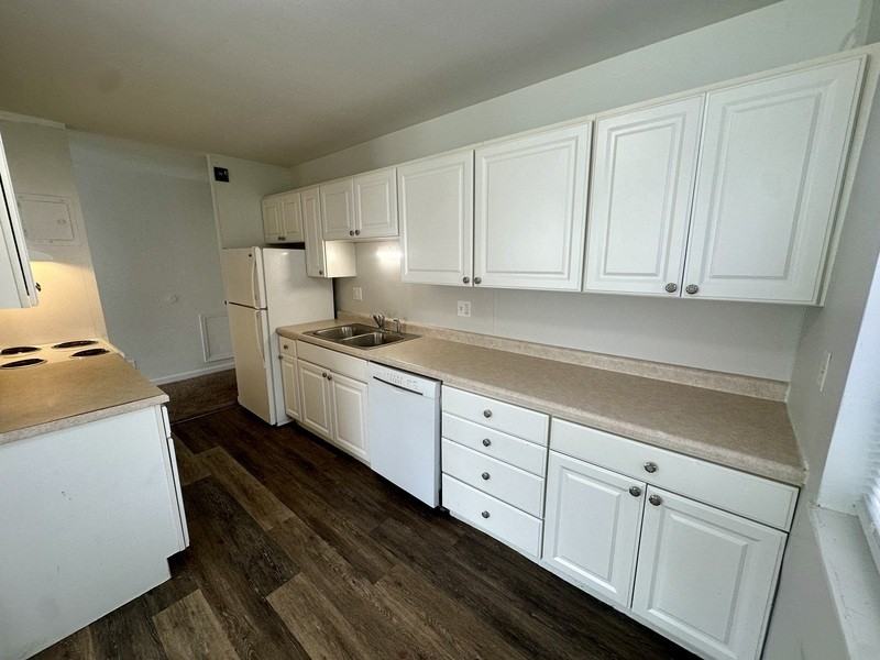 1440 Meadowview Dr #1 - Photo 5 of 15