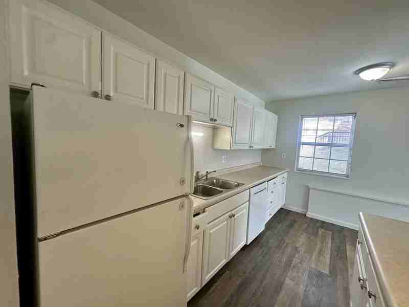 1440 Meadowview Dr #1 - Photo 6 of 15