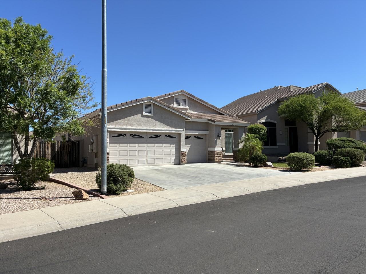 10454 W Foothill Dr - Photo 3 of 44