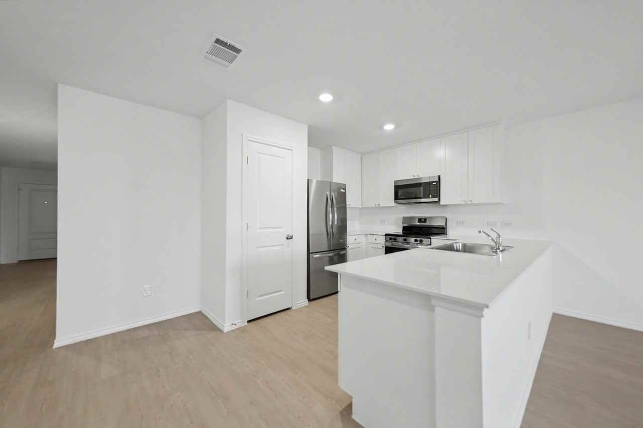 2902 Blue Ridge Ln - Photo 5 of 24