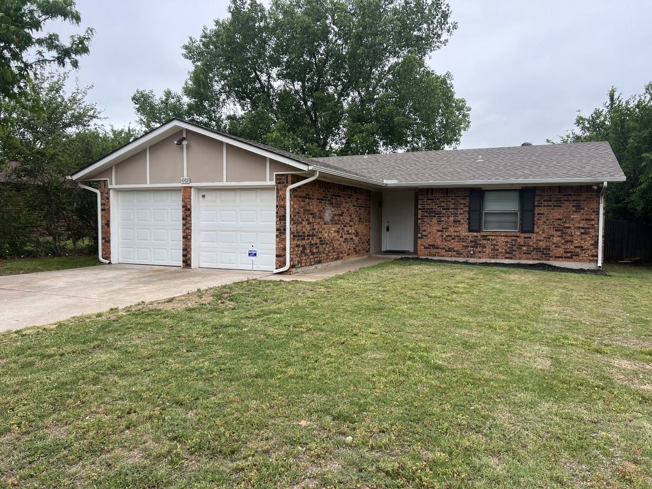 4909 Cinderella Dr - Photo 3 of 15