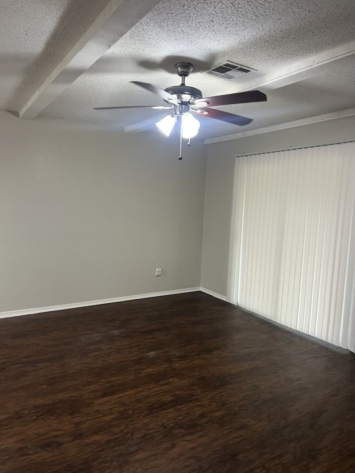 4909 Cinderella Dr - Photo 4 of 15