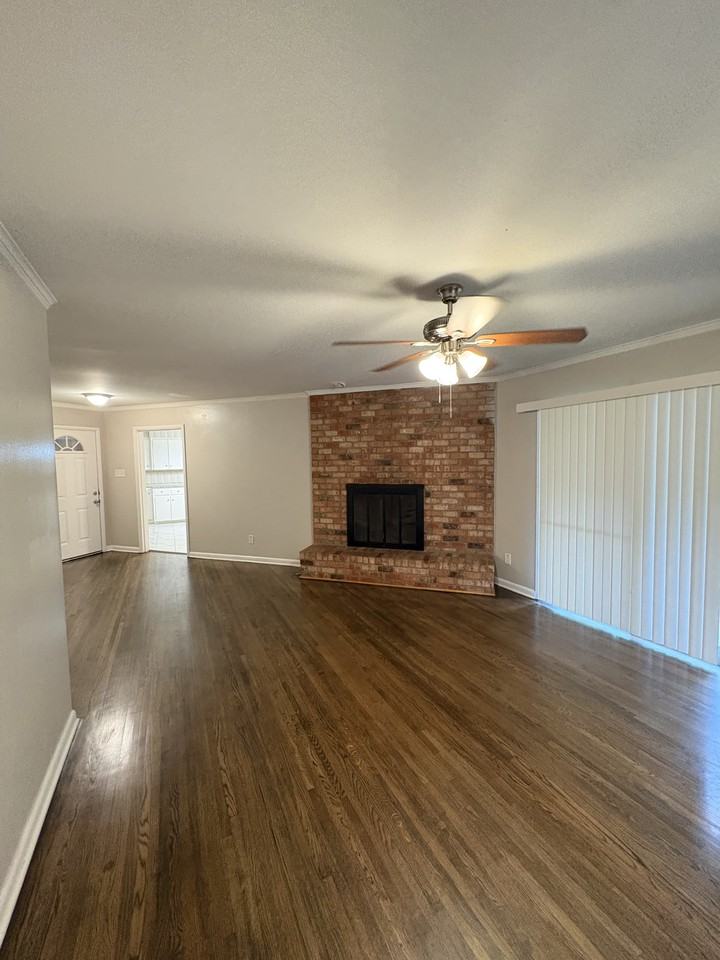 13 Gregory Ln - Photo 3 of 23