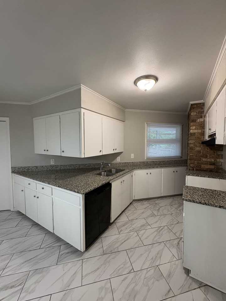 13 Gregory Ln - Photo 7 of 23