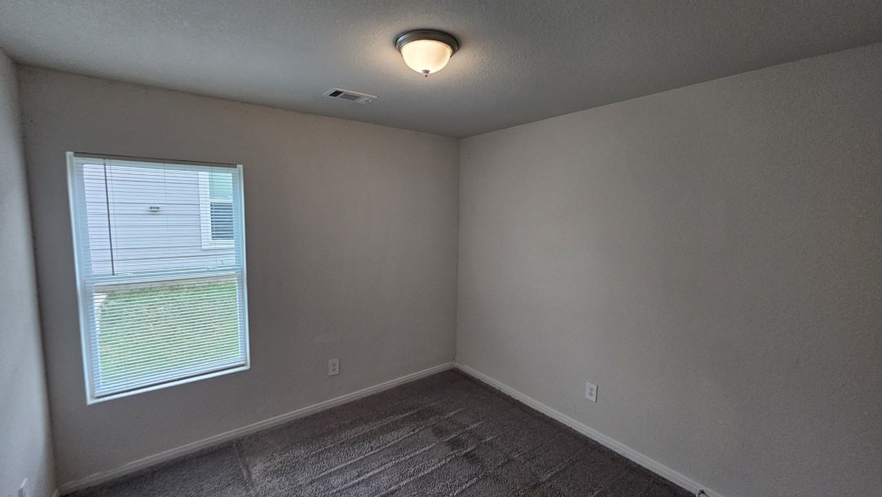 14214 Green Wing Cir - Photo 4 of 8