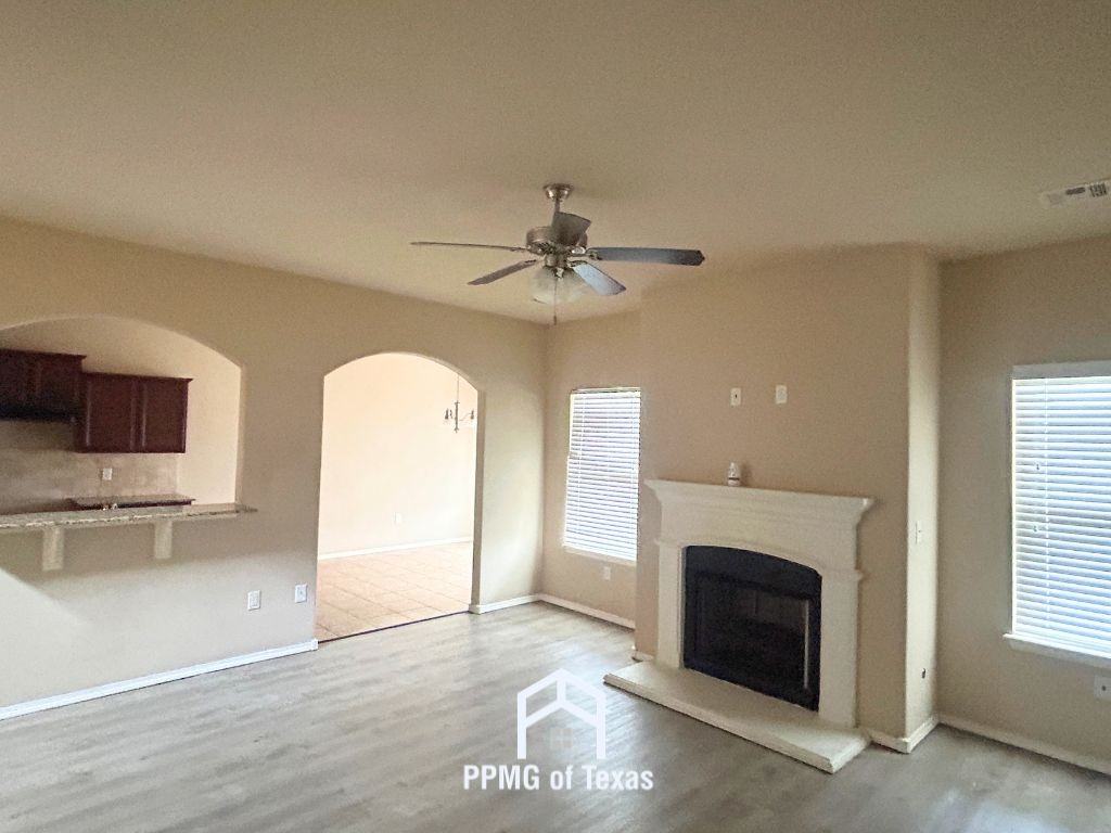14753 S Lakewood Ave - Photo 3 of 18