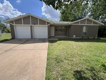 220 Bainbridge Rd - Photo 1 of 1