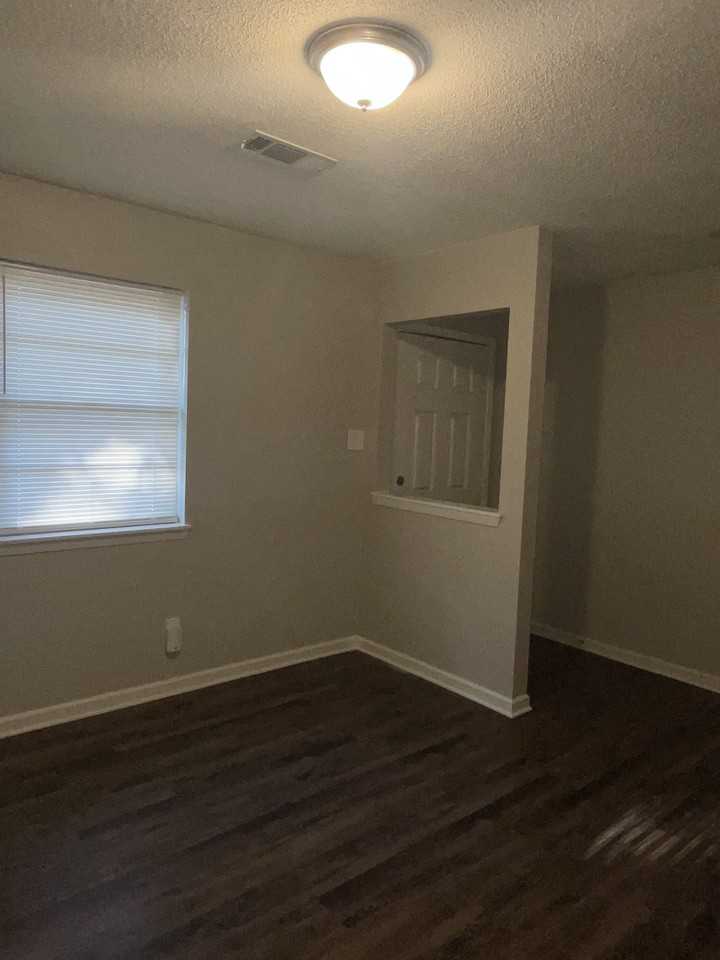 8702 Oakhaven Dr - Photo 5 of 20