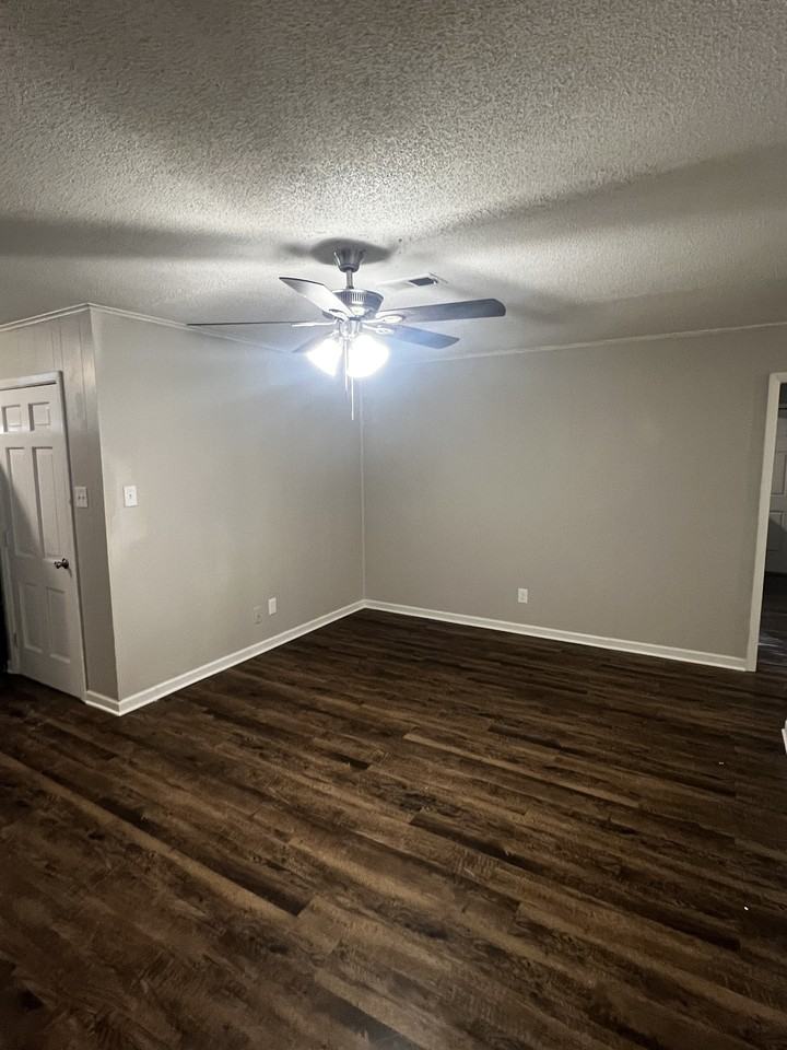8702 Oakhaven Dr - Photo 6 of 20