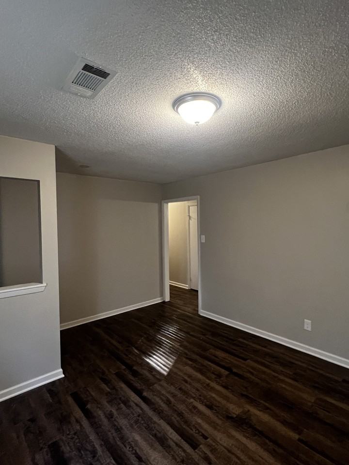 8702 Oakhaven Dr - Photo 7 of 20