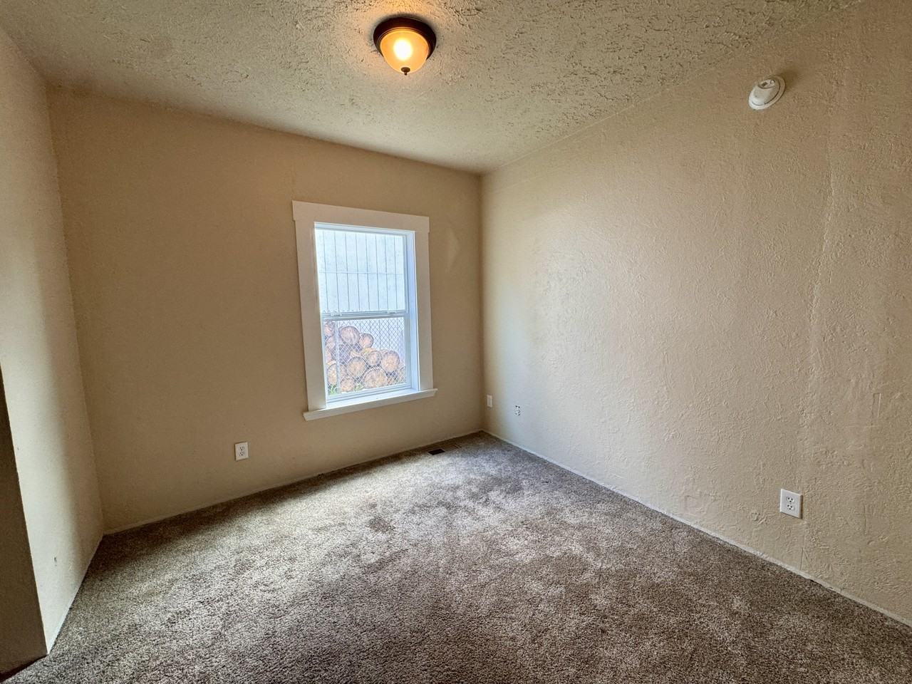 934 Cascade Ave - Photo 6 of 15