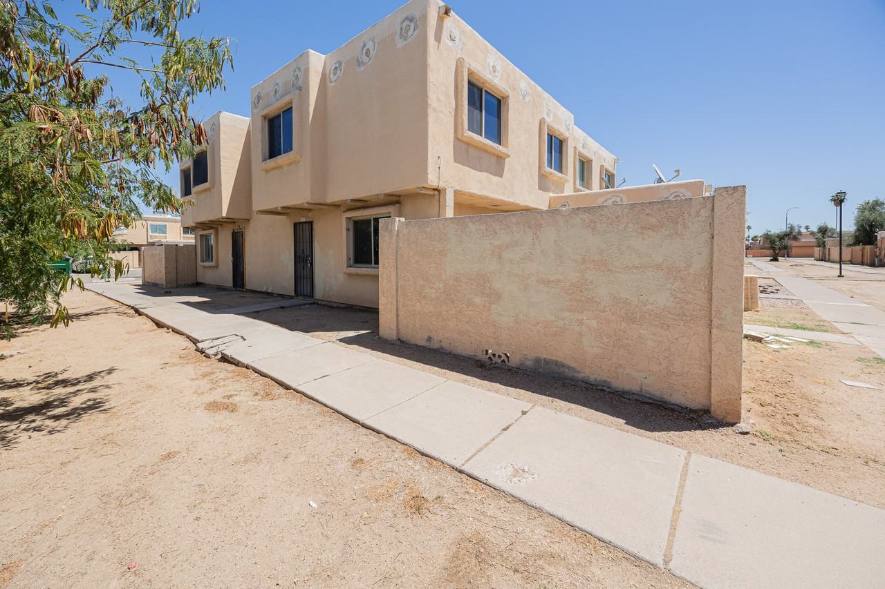 4403 E Riverside St - Photo 2 of 19