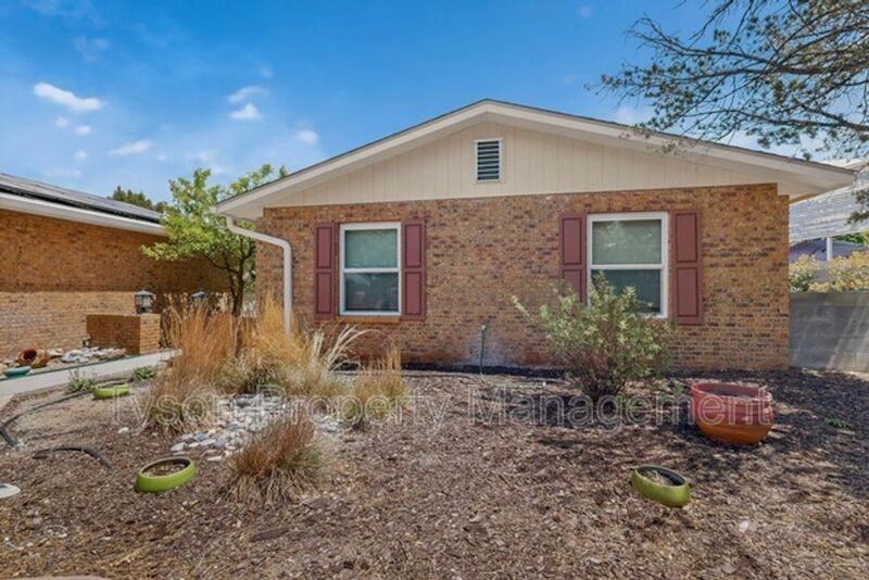 8301 Cherry Hills Dr Ne - Photo 4 of 42